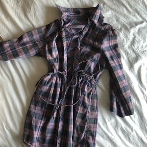 Quarter sleeve blouse